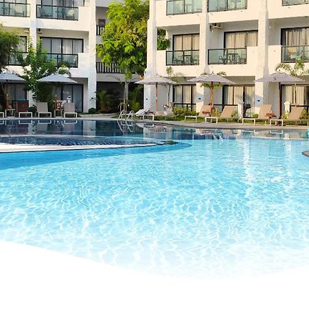 Pooh Beach Resort & Spa Jomtien Beach Exterior photo