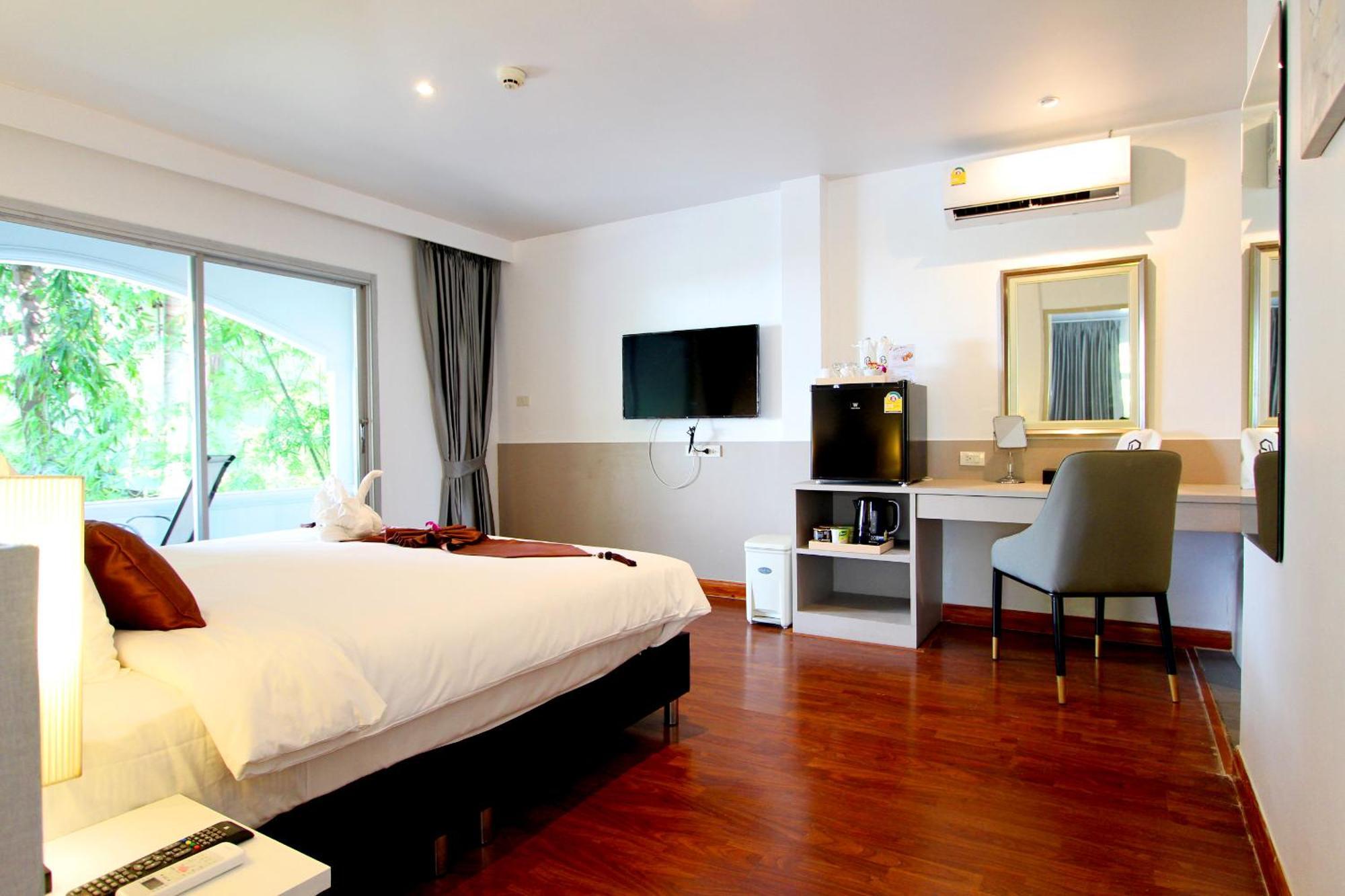 Pooh Beach Resort & Spa Jomtien Beach Exterior photo