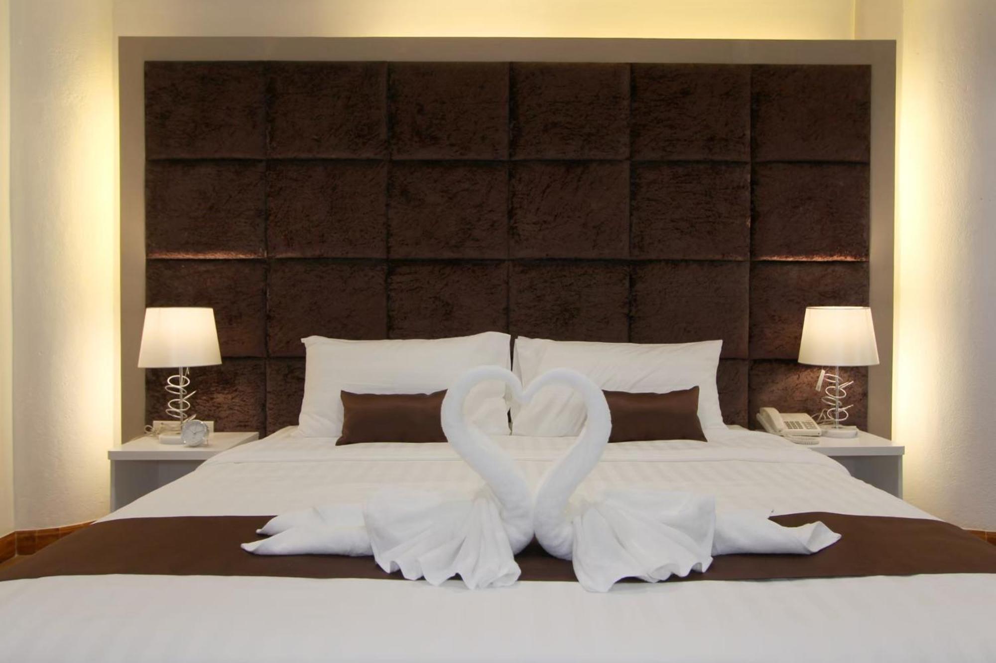 Pooh Beach Resort & Spa Jomtien Beach Exterior photo