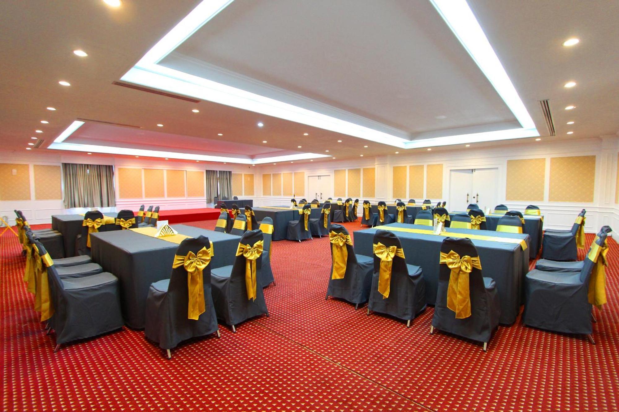 Pooh Beach Resort & Spa Jomtien Beach Exterior photo
