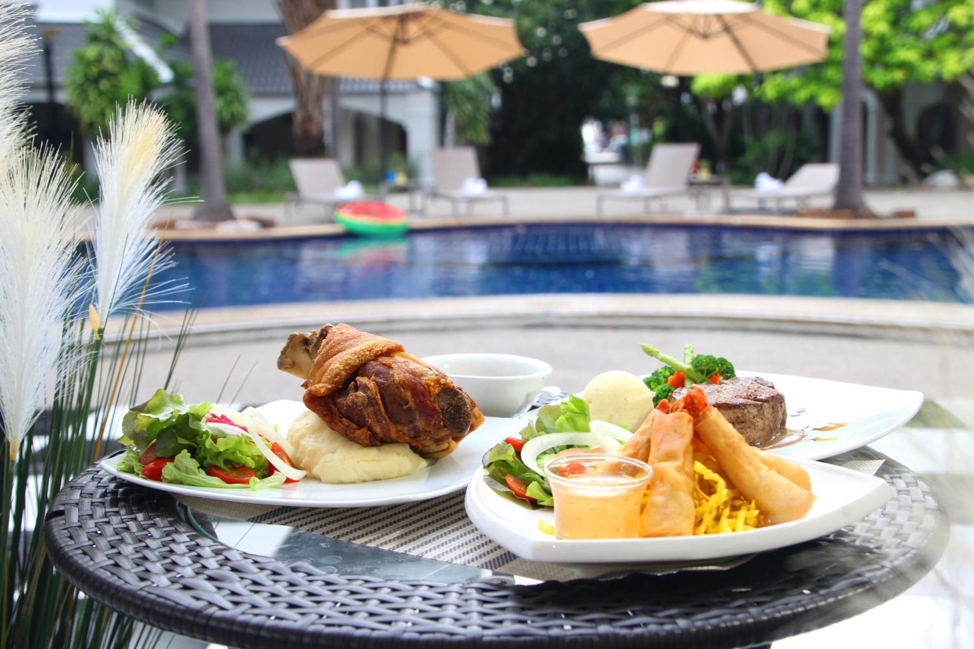 Pooh Beach Resort & Spa Jomtien Beach Exterior photo