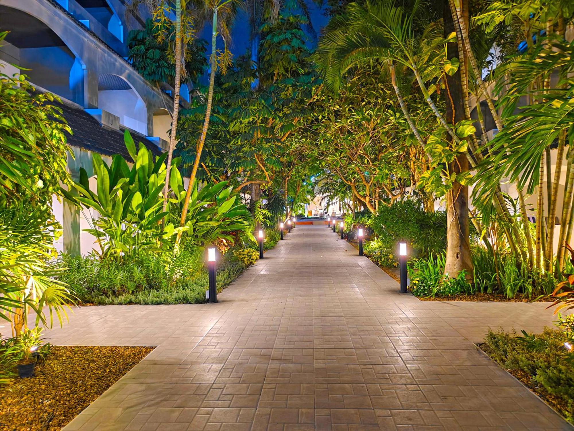 Pooh Beach Resort & Spa Jomtien Beach Exterior photo